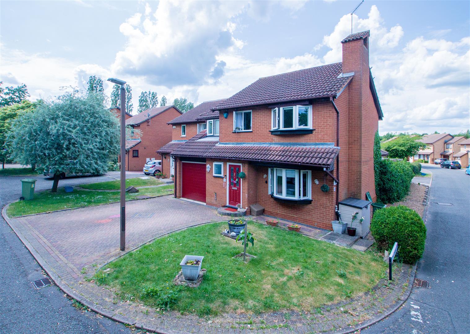 5 bed property in Orne Gardens, Milton Keynes